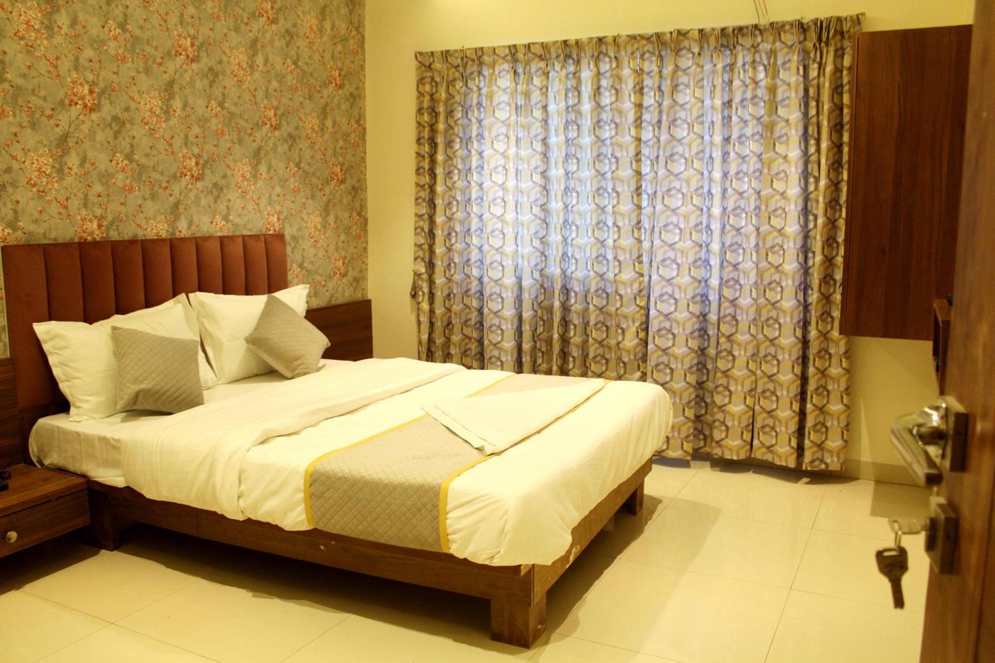 Hotel India Gate Narhe, Pune Eksteriør billede