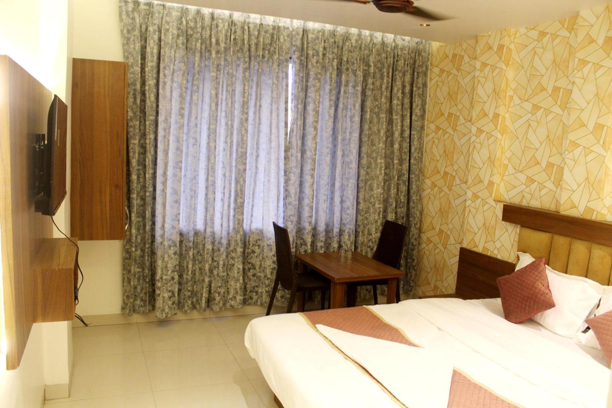 Hotel India Gate Narhe, Pune Eksteriør billede