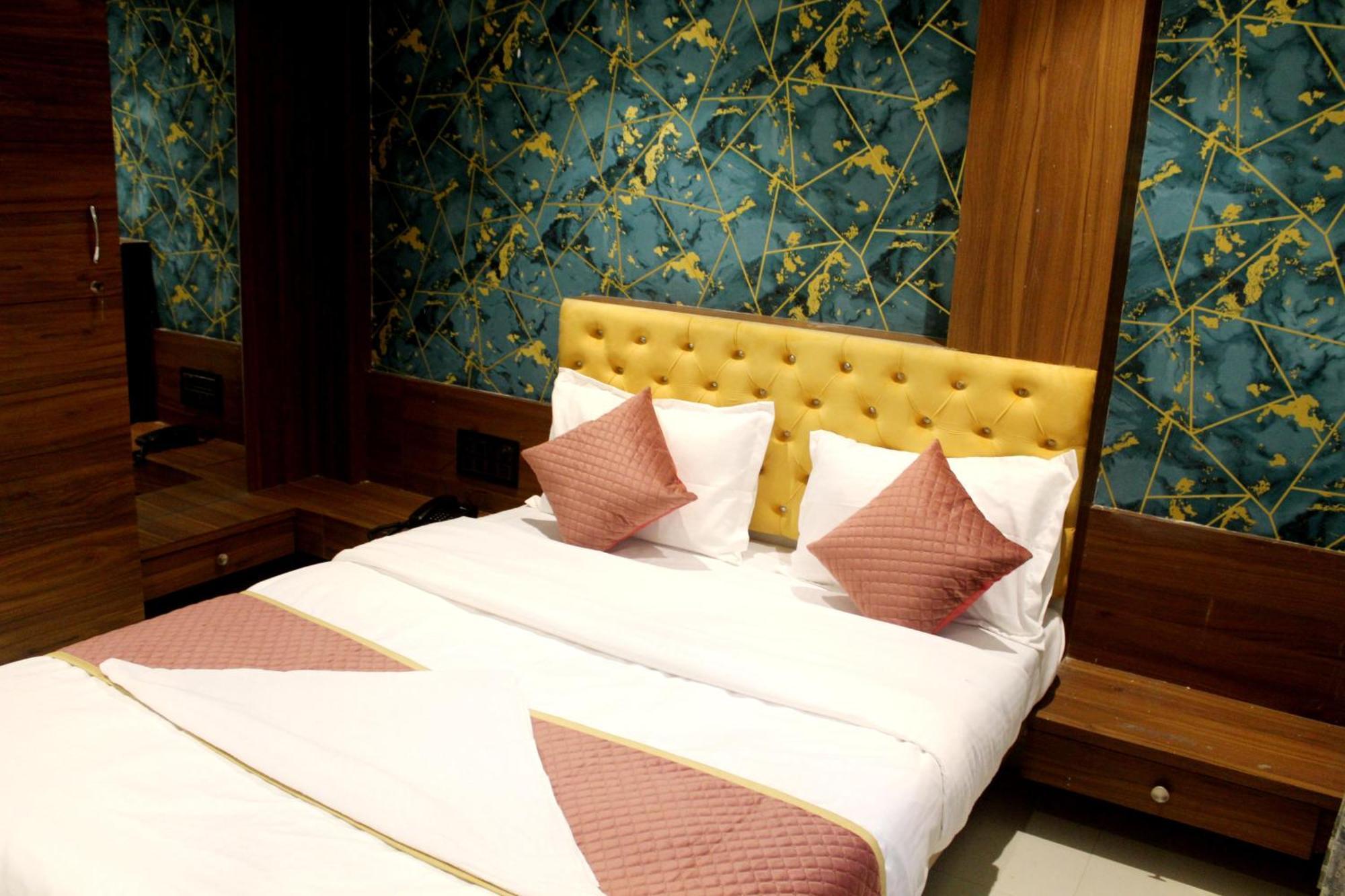 Hotel India Gate Narhe, Pune Eksteriør billede