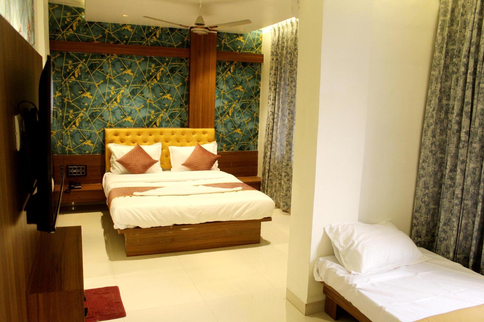 Hotel India Gate Narhe, Pune Eksteriør billede